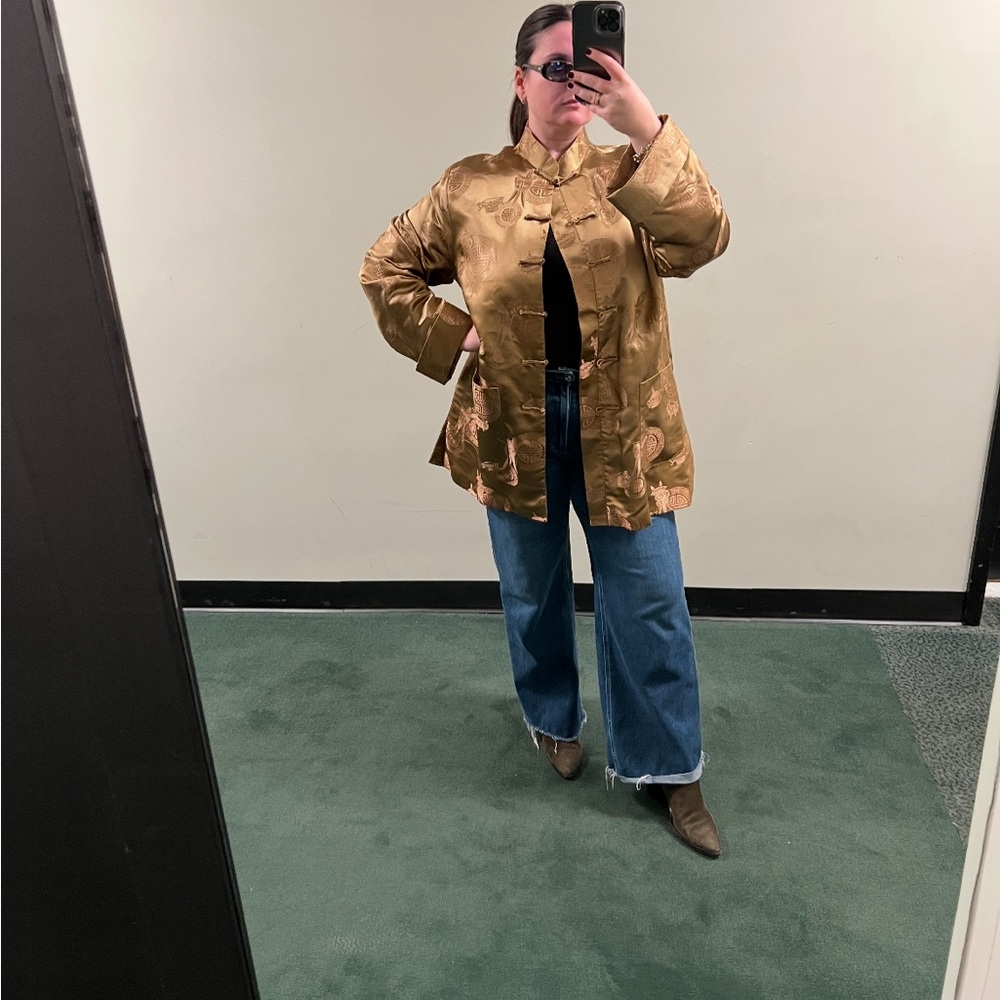 Chic Women's Gold Blazer